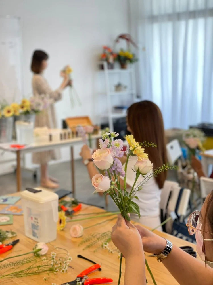 Mental Awareness Through Essential Oils & Flowers (4 Hours) 花艺精油疗愈课 (HRDC CLAIMABLE)